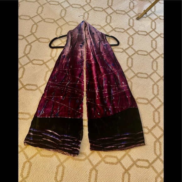 LIBERTY OF LONDON Hand-Painted One-of-Kind Velvet Scarf - Pristine Condition - Picture 9 of 9